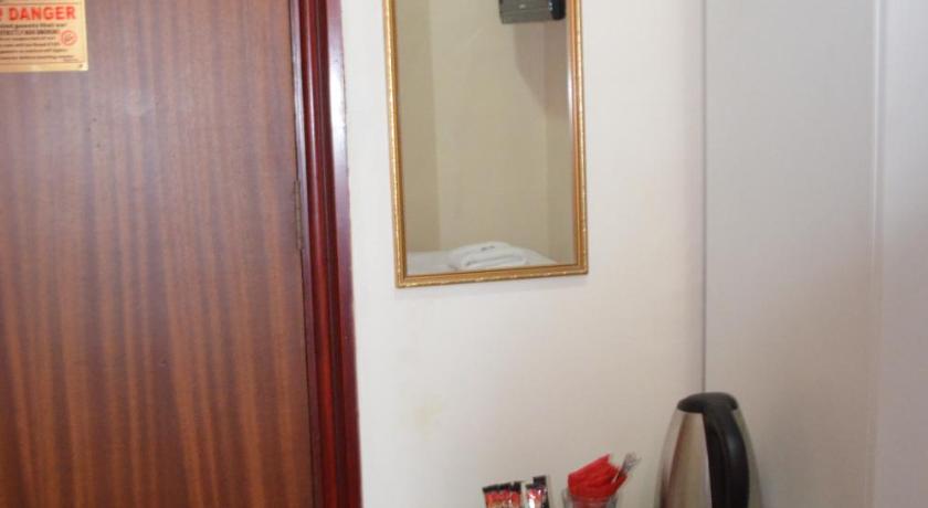 Image of Family Room with Private Bathroom 11