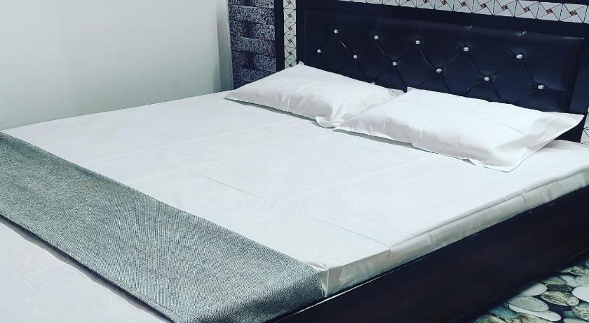 Hotel Moon Regency by Oyo Rooms – Panipat, NY