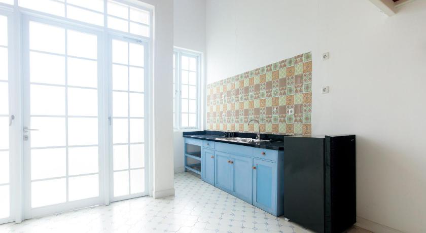 Urbanview Blessing Residence Surabaya by RedDoorz - image 4