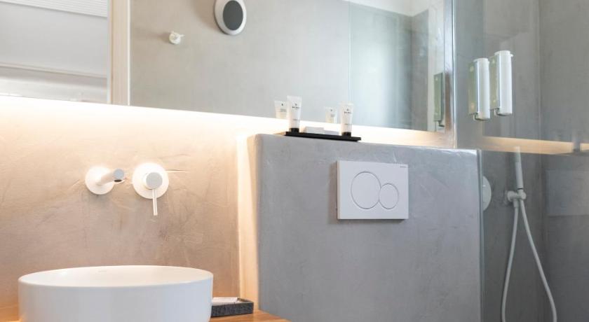 รูปของSuperior Family Suite with Attic and Outdoor Hot Tub 12