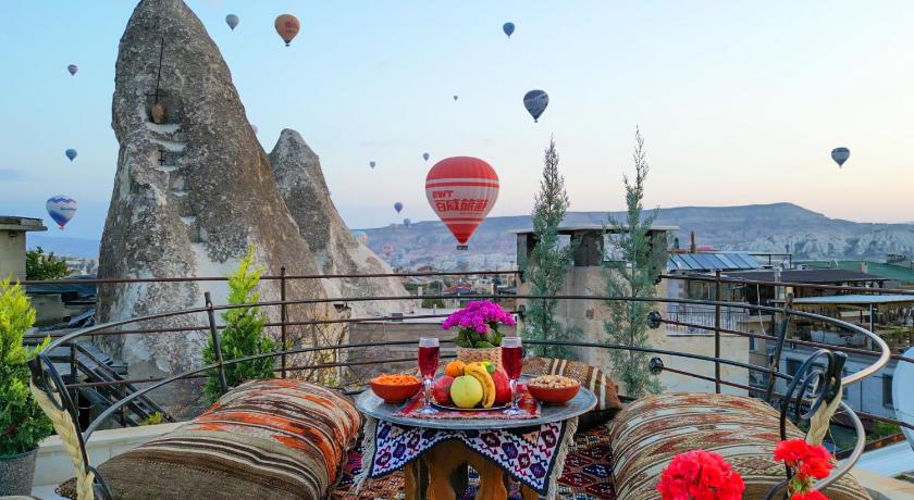 Safran Cave Hotel - image 5
