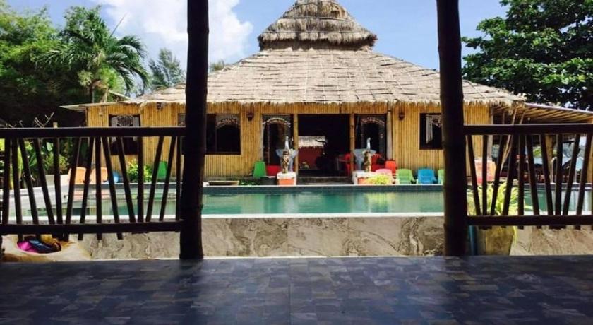 Image of Suite with Pool View 8