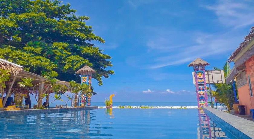 Image of Suite with Pool View 3