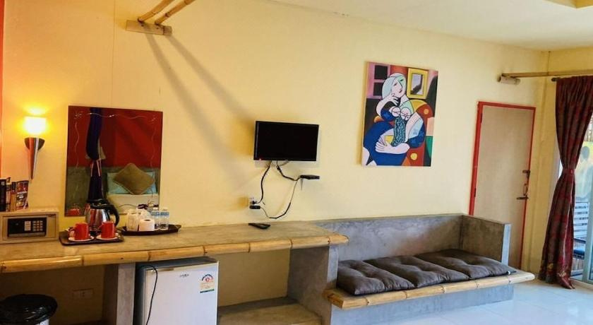 Image of Executive Triple Room 17