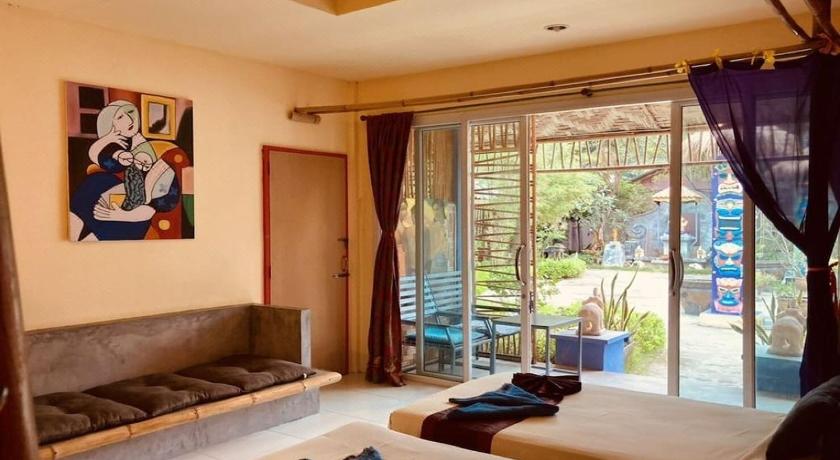 Image of Executive Triple Room 10