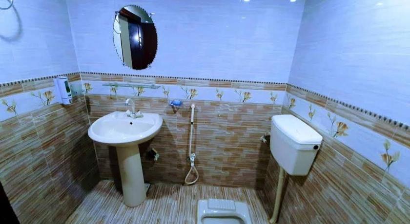 Galaxy Inn Guest House - image 15