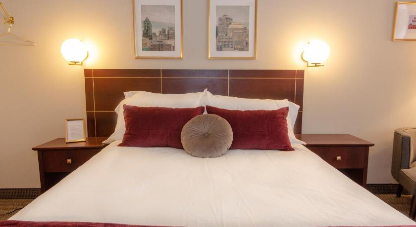 Image of Queen Room with Garden View 6