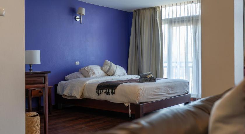 Image of Family Suite with Balcony 3