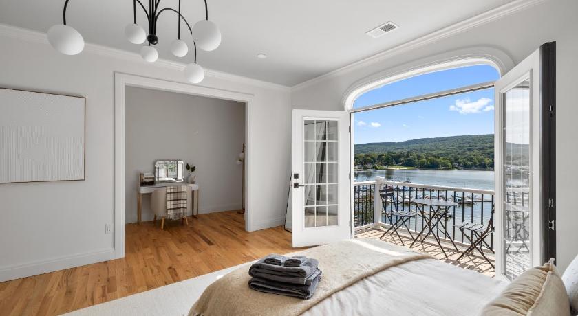 그린우드 레이크 (NY) Lakeview Villa with Private Hot Tub, Firepit & Spacious Decks with Breathtaking Cliff Views 5성급 숙소 스위트룸