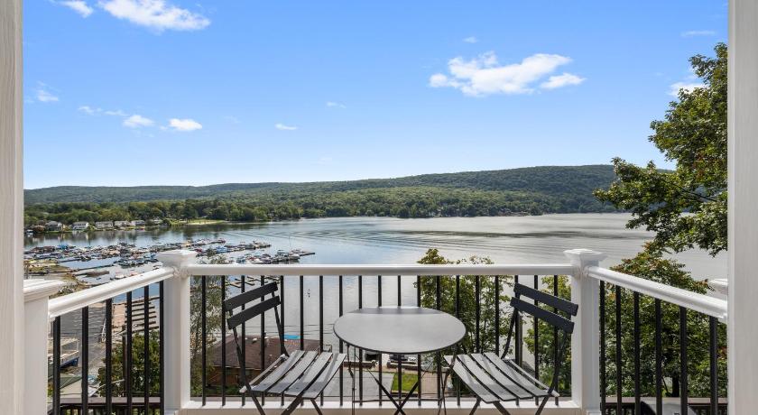 그린우드 레이크 (NY) Lakeview Villa with Private Hot Tub, Firepit & Spacious Decks with Breathtaking Cliff Views 5성급 숙소 객실