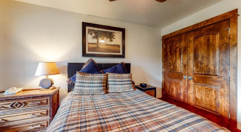 Image of Three-Bedroom House 14
