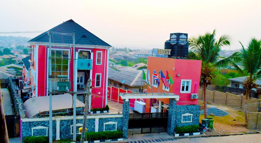 Remzy Hotel & Suites, Olomore