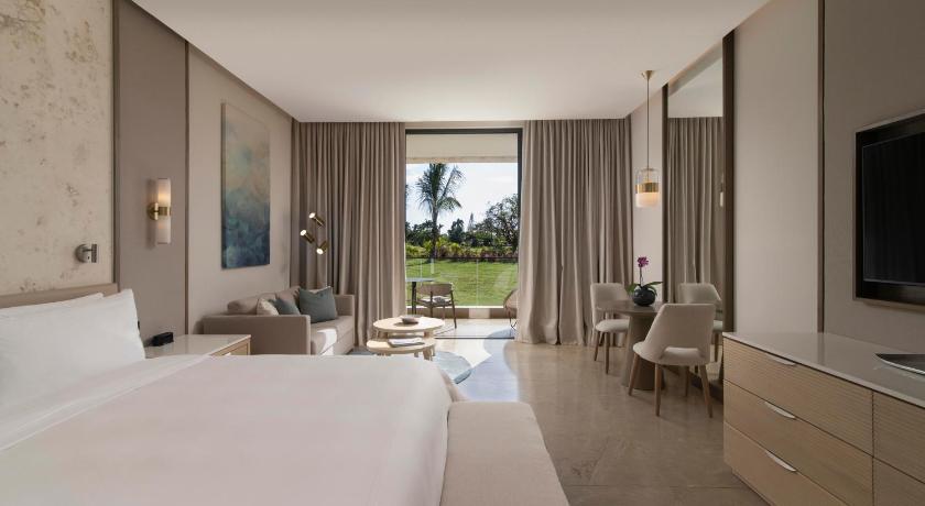 Image of Premier Jr. Suite with Patio 4