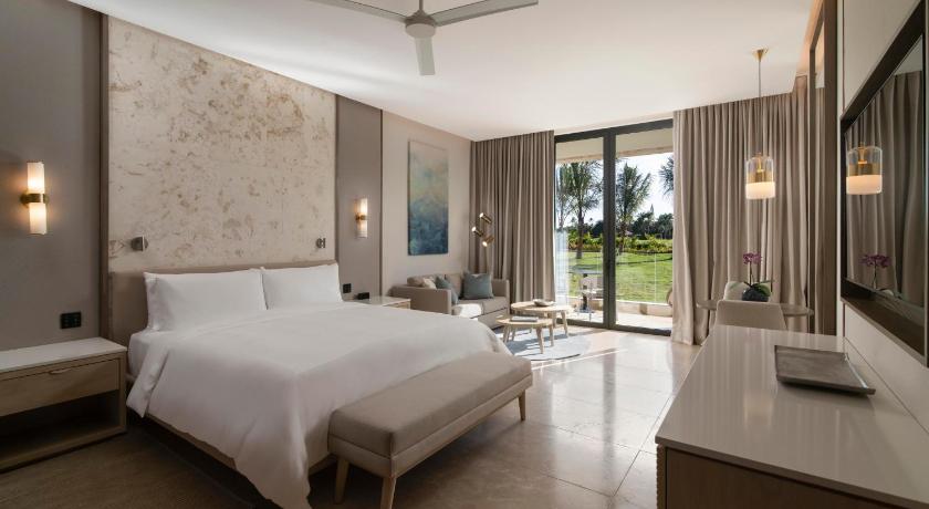 Image of Premier Jr. Suite with Patio 3