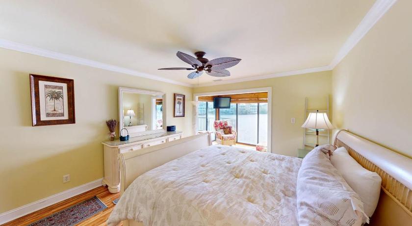 ポーリー島 Views of Osprey Lake in Pelican Watch 4 Bedroom 4つ星 宿泊施設 スイート