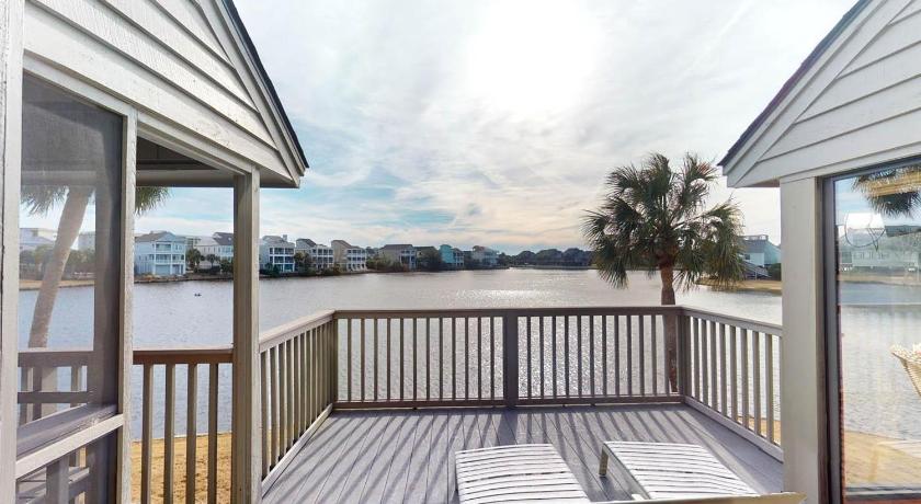 ポーリー島 Views of Osprey Lake in Pelican Watch 4 Bedroom 4つ星 宿泊施設 眺望