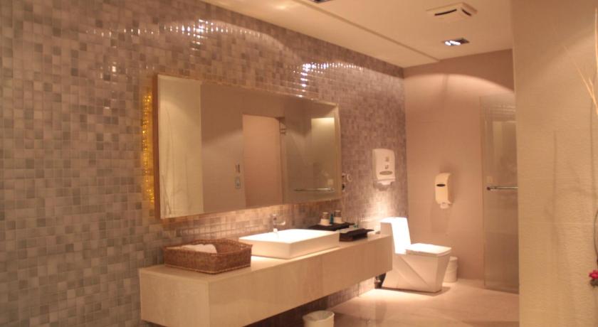 Image of Deluxe Room Double 9