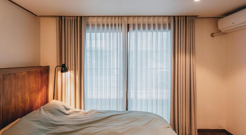 Seoul Luxe & Suite Room 4-Star Single Room view