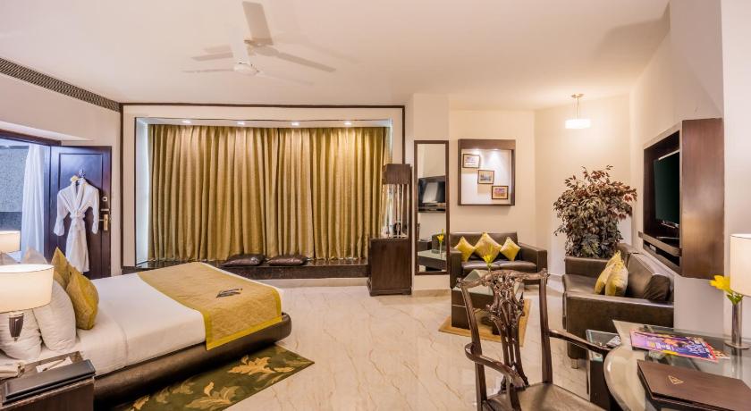 Image of Suite Room 8