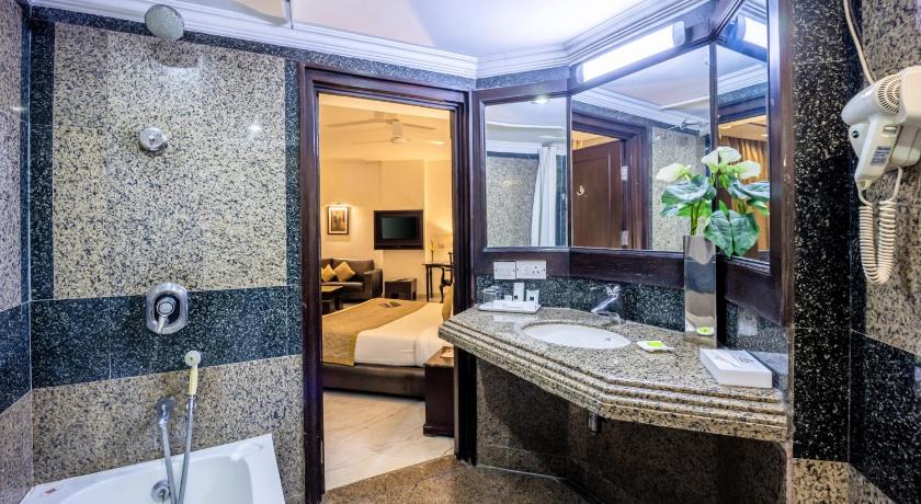 Image of Suite Room 2
