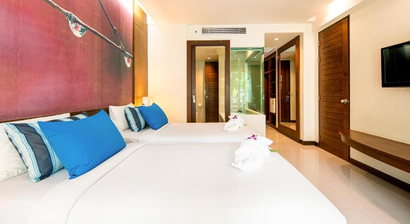 Image of Deluxe Double or Twin Room with Pool Access 10