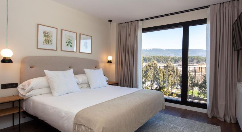 杜鲁埃洛德拉谢拉 Duruelo Mountain Suites 4星级 酒店 套房