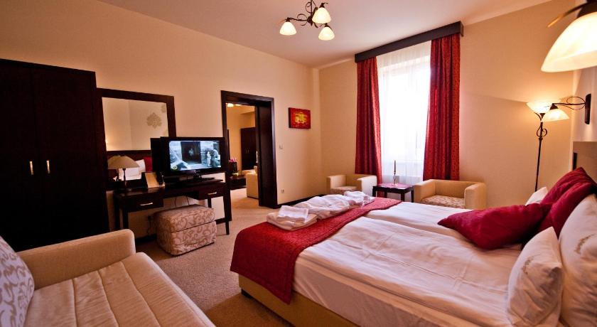 Image of Family Suite (2 Adults + 2 Children) 4
