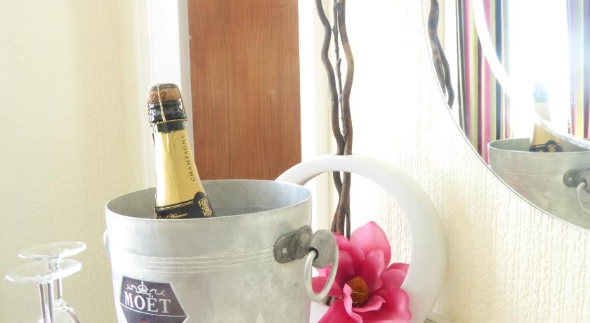 Image of Front Twin Room 12