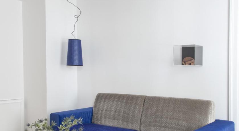 Image of Family Room 12