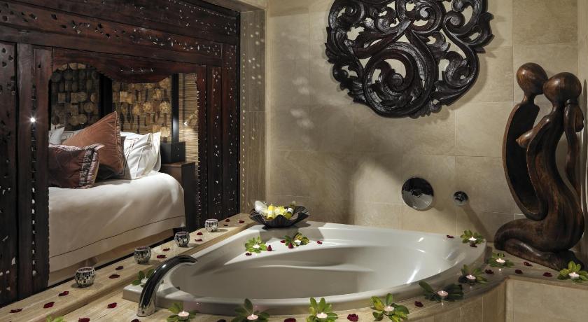 Image of Majestic Villa with Private Pool 5