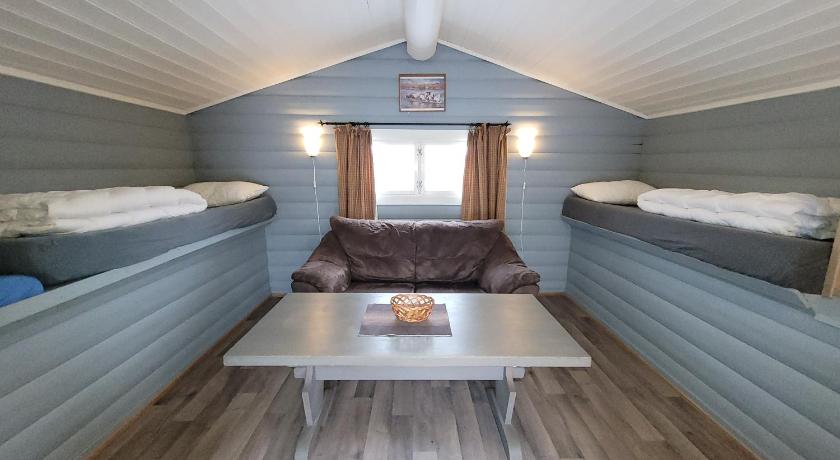 Image of Cottage with Shared Bathroom 0