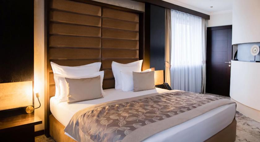 Image of Superior Suite 0