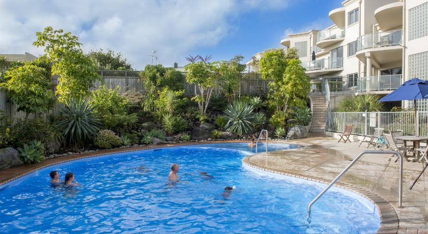 Image of Three-Bedroom Apartment with Pool - Side 2