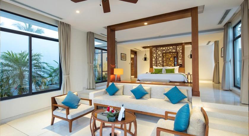 Foto Villa Tepi Pantai dengan Kolam Renang (Beachfront Pool Villa) 3