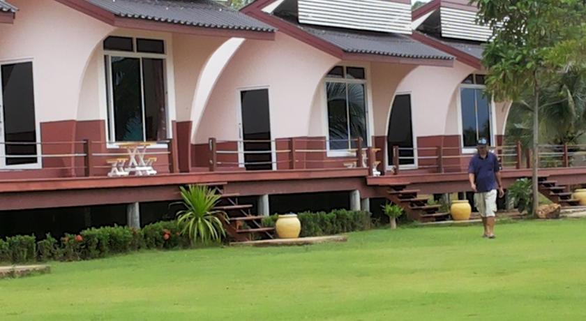 Trat Lomtalay Resort Trat 3-Star Hotel pool