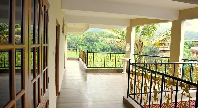 Jungle Palace Homestay photo