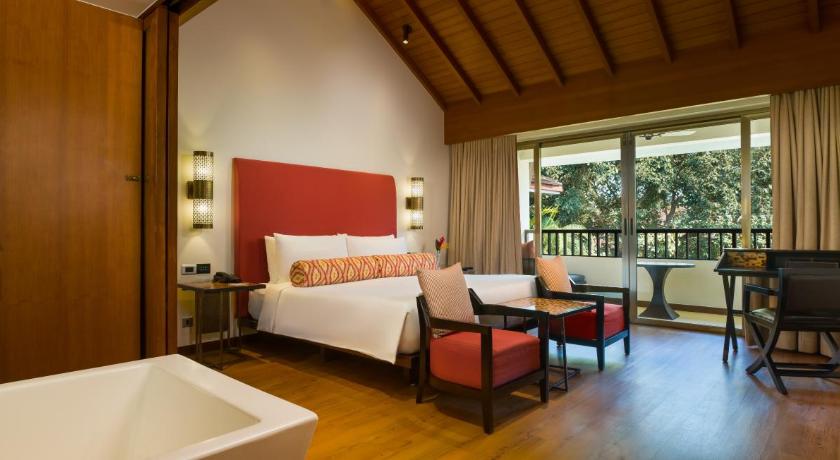Image of 1 King bed Loft room with Balcony 5