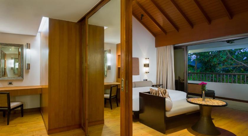 Image of Family Suite with Living Room and Balcony 6
