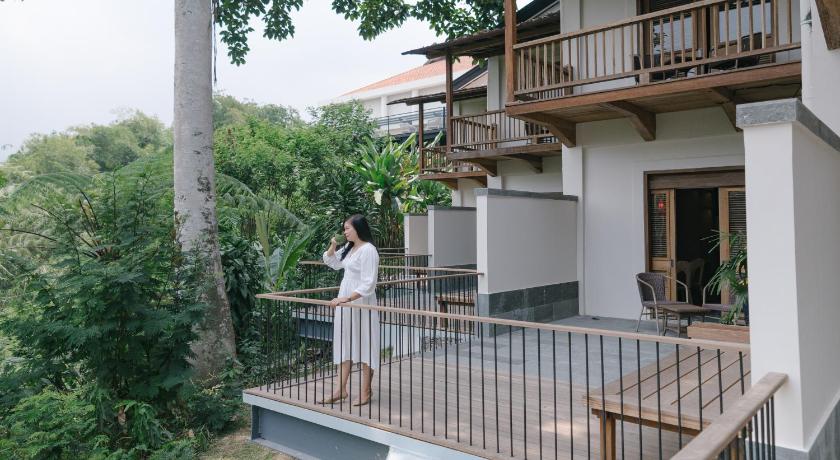 Image of Deluxe Terrace Valley 1