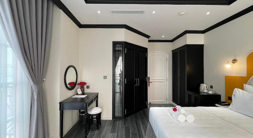 Le Bonheur Hotel - image 46