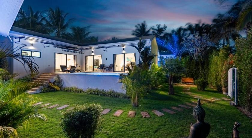 Bougain Villas Salad Beach - image 16