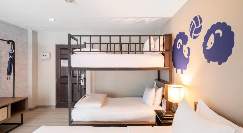 Image of 1 King Bed With Bunk Bed Non-Smoking 11