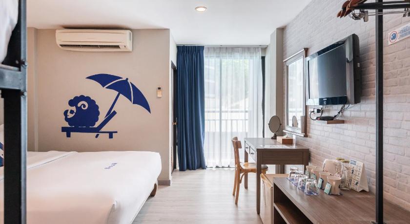 Image of 1 King Bed With Bunk Bed Non-Smoking 6
