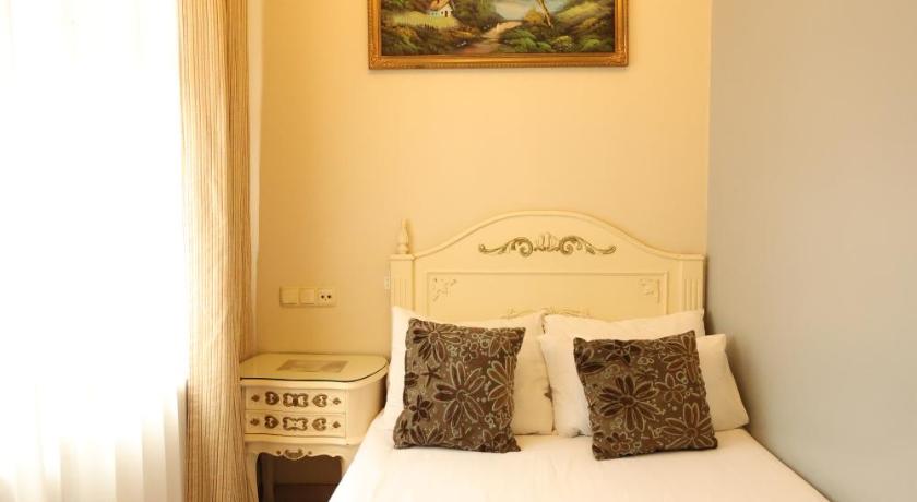 Image of Quadruple Room 8
