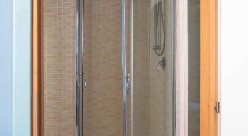 Image of Double or Twin Room with Private Bathroom 9