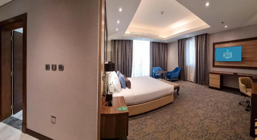 Image of Executive Suite 8