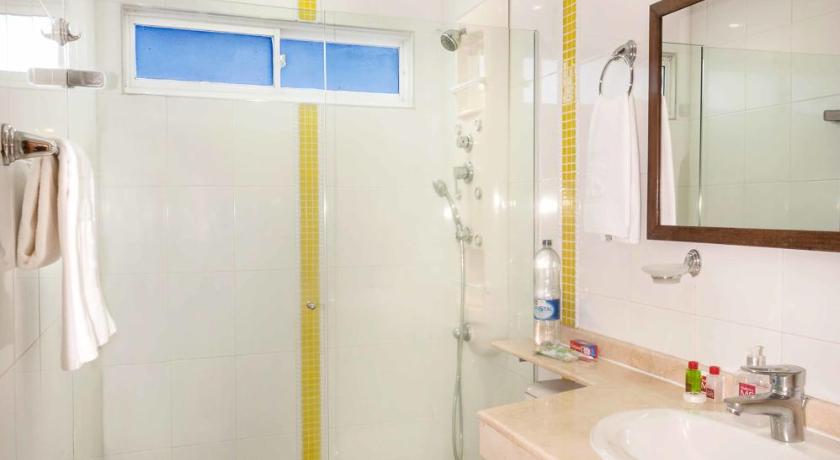 Basic Hotel Centenario by Hoteles MS photo