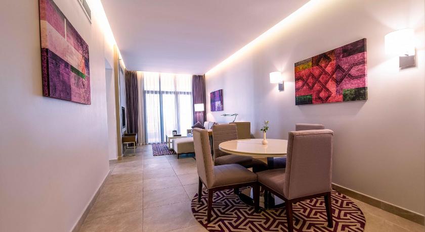Mercure Dubai Barsha Heights Hotel Suites - image 4