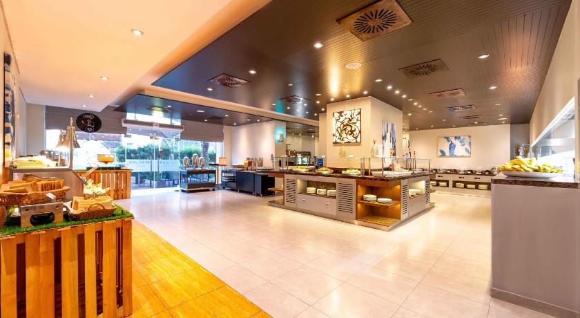 Mercure Dubai Barsha Heights Hotel and Apartments - main image