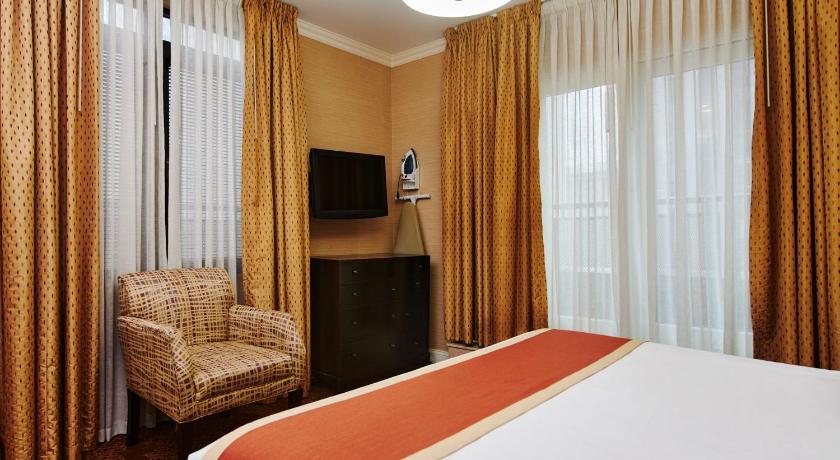 Фото: Апартаменты в пентхаусе с 1 спальней и кроватью размера «king-size» (Penthouse One-Bedroom Apartment with King Bed) 4